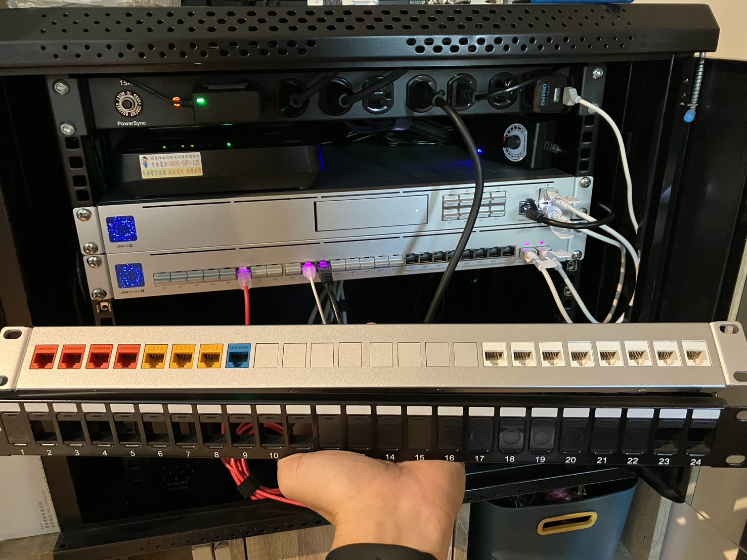 更換 UniFi Patch Panel